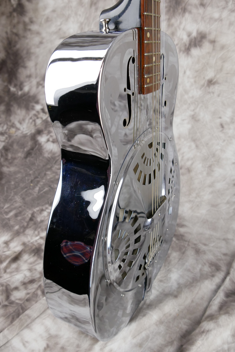 Dobro_33_D_Metal_body_swirl_motives_round_neck_1976-005.JPG