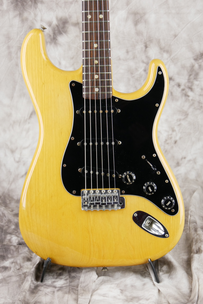 img/vintage/5008/Fender_Stratocaster_natural_one_owner_1977-003.JPG