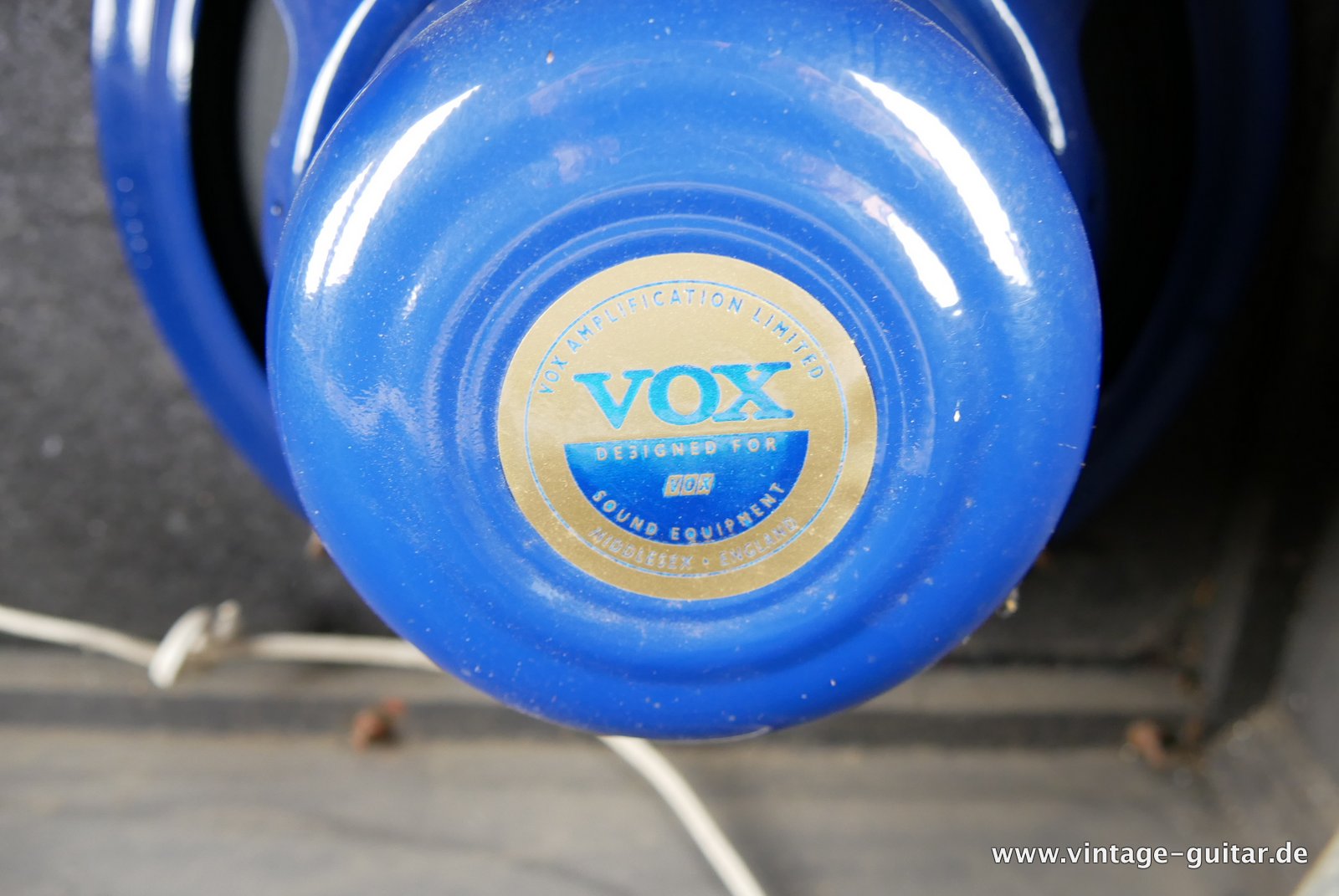 Vox-Cabinet-2x12-Blue-Bulldogs-005.JPG