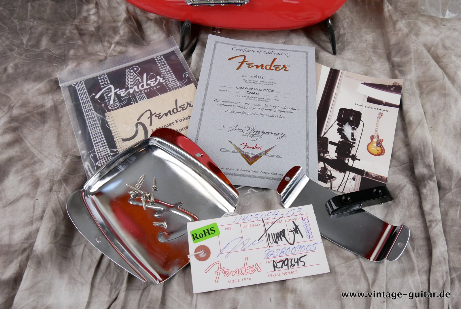 img/vintage/5013/Fender-Jazz-Bass-64-Custom-Shop-Reissue-fiesta-red-020.JPG
