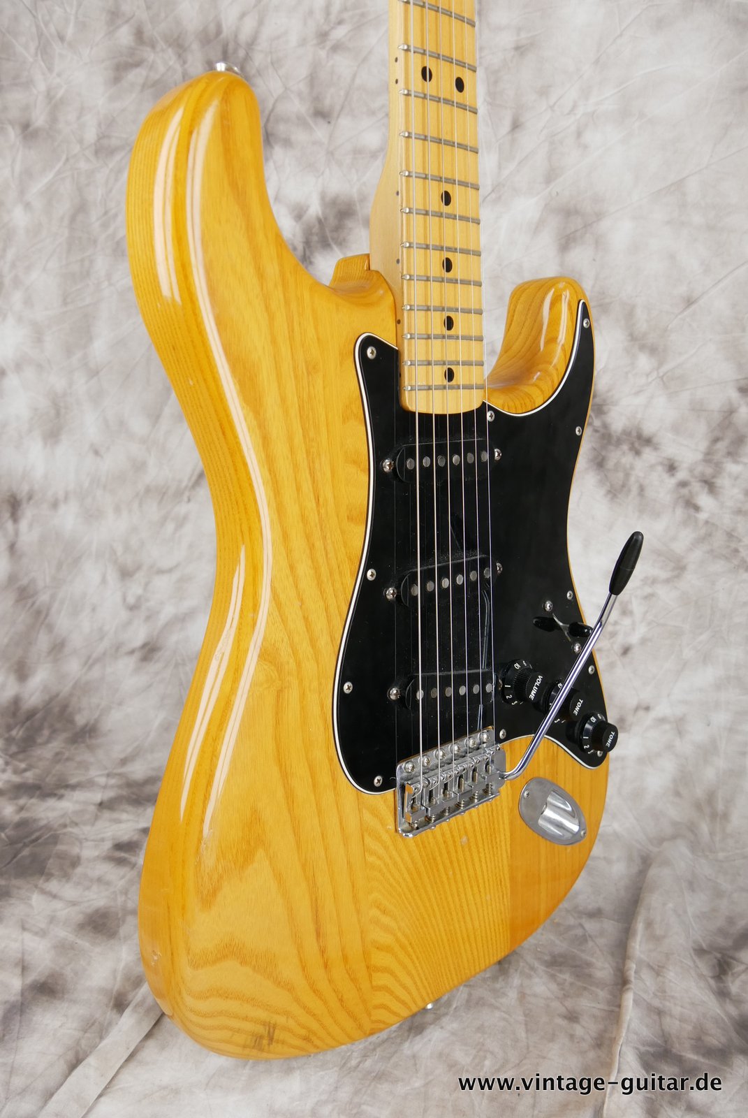 Fender-Stratocaster-1978-natural-005.JPG