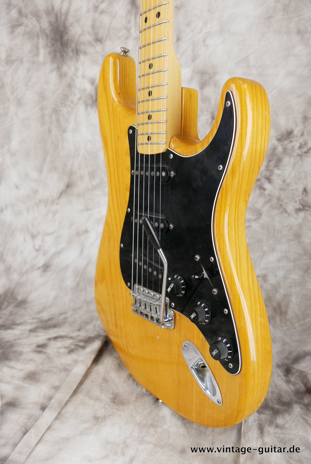Fender-Stratocaster-1978-natural-006.JPG