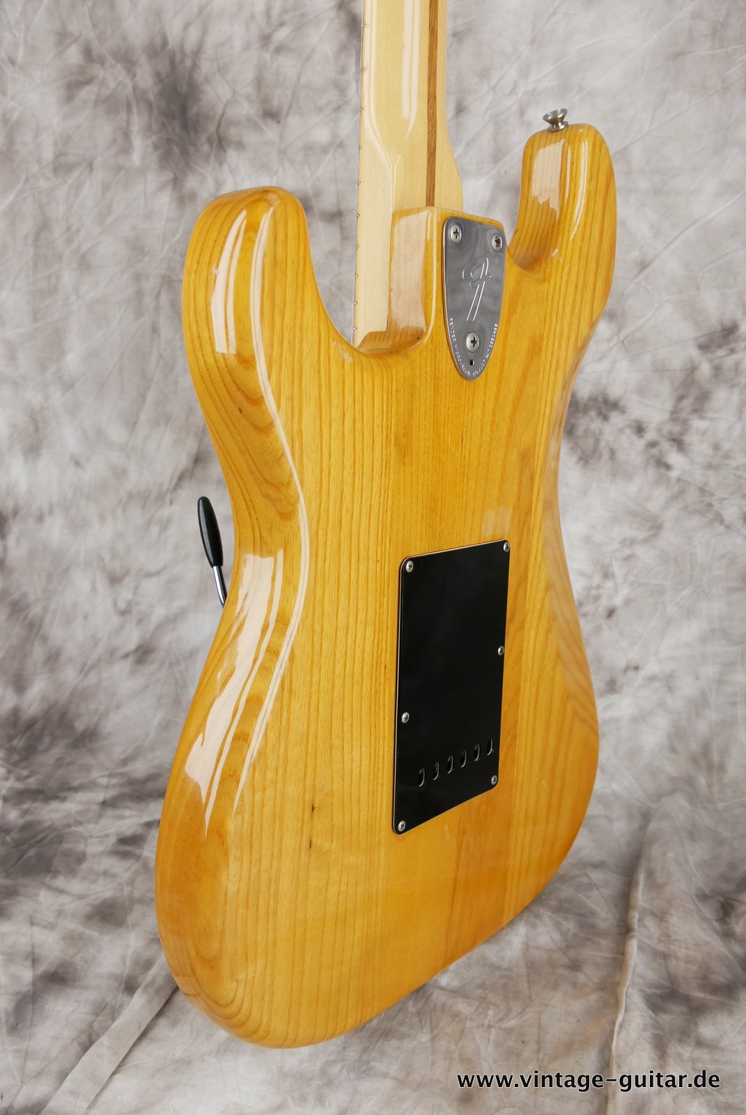 Fender-Stratocaster-1978-natural-007.JPG