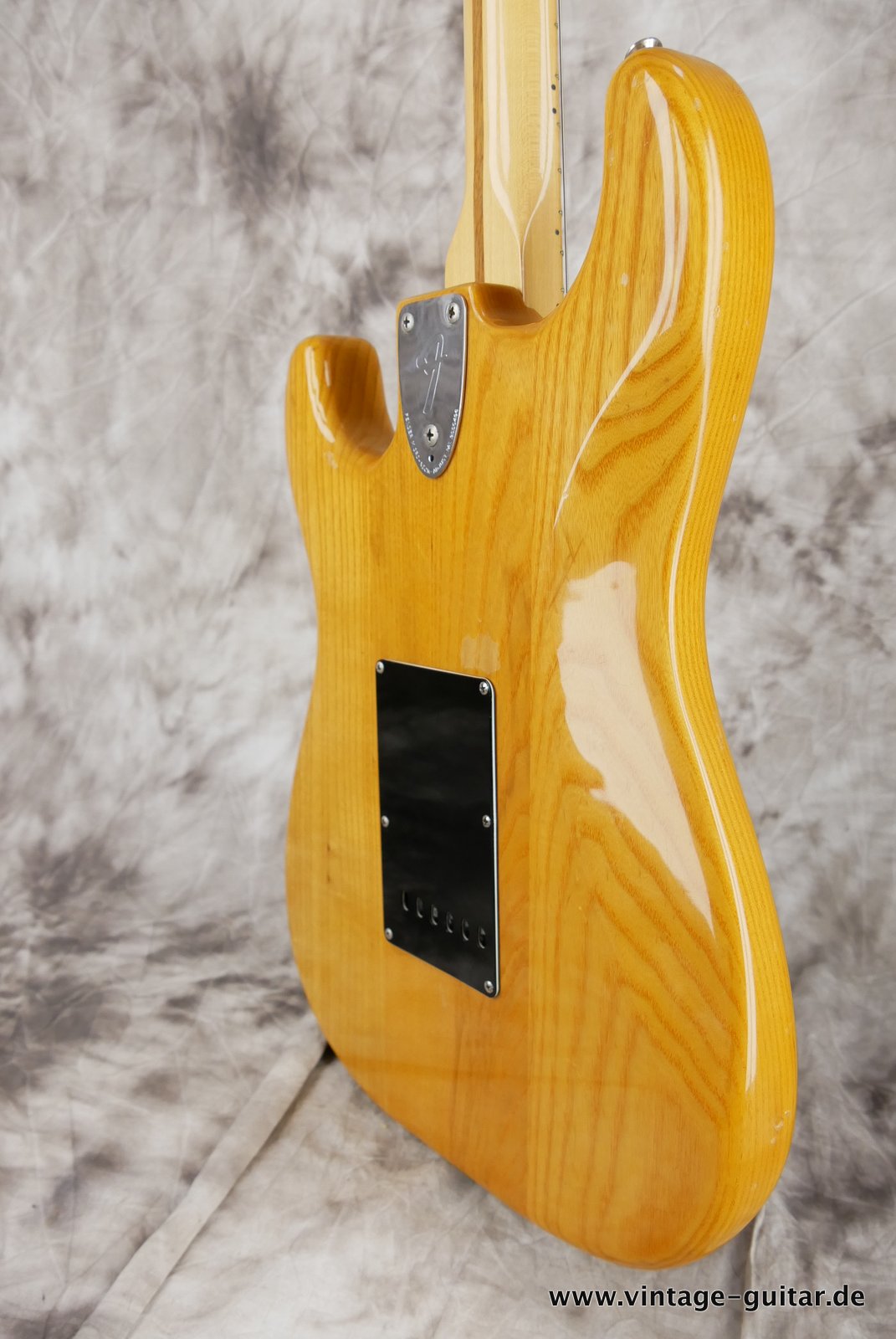 Fender-Stratocaster-1978-natural-008.JPG