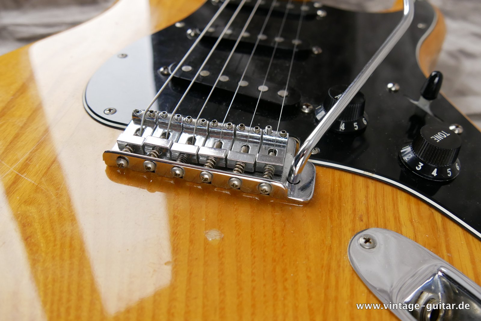 Fender-Stratocaster-1978-natural-015.JPG