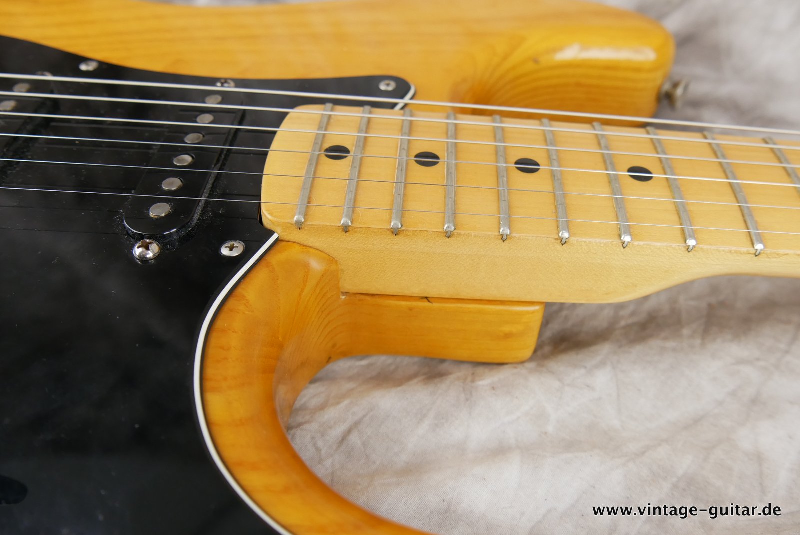 Fender-Stratocaster-1978-natural-016.JPG