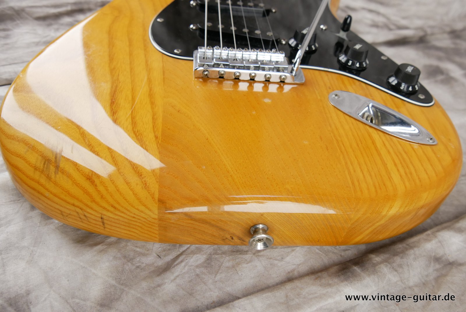 Fender-Stratocaster-1978-natural-017.JPG