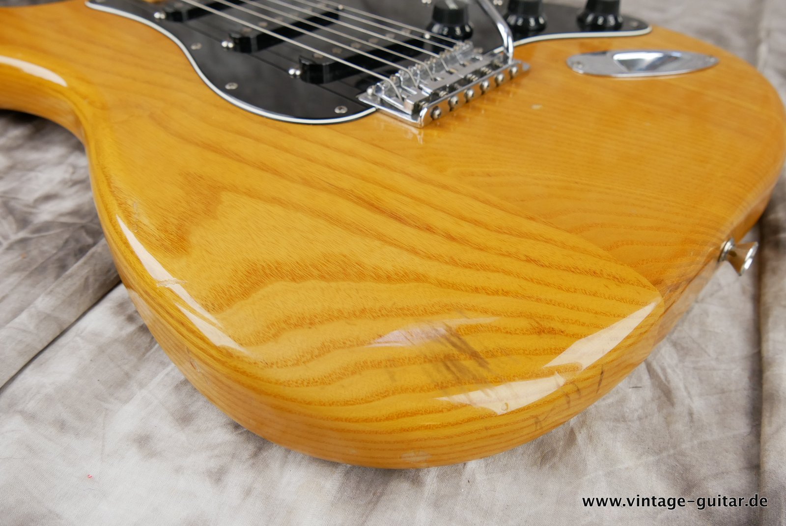 Fender-Stratocaster-1978-natural-018.JPG