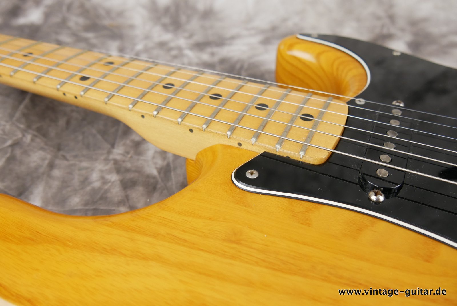 Fender-Stratocaster-1978-natural-019.JPG