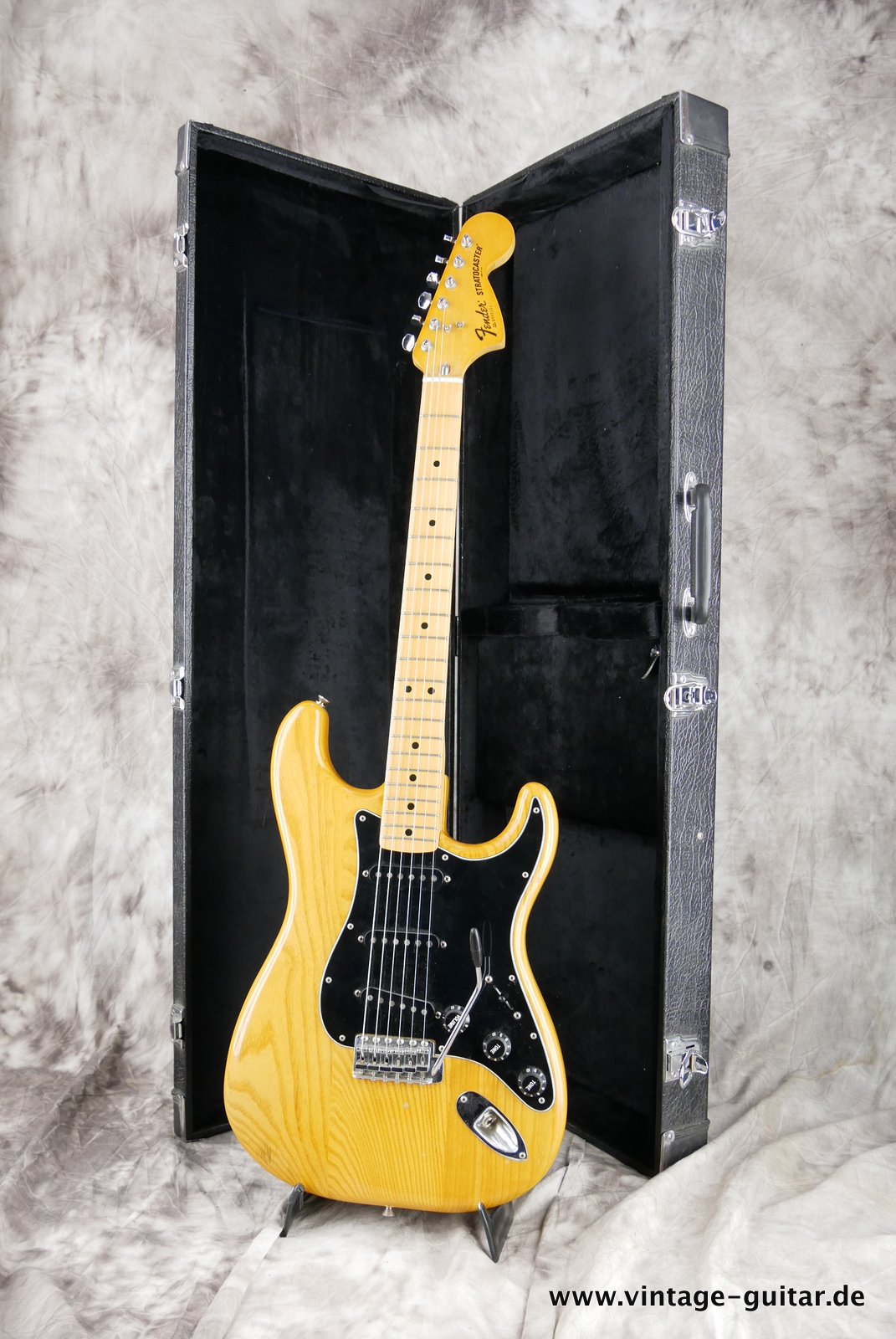 Fender-Stratocaster-1978-natural-020.JPG
