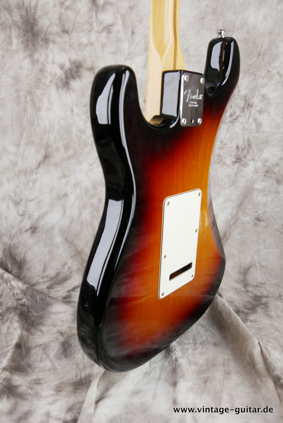 Fender-Stratocaster-2013-sunburst-007.JPG