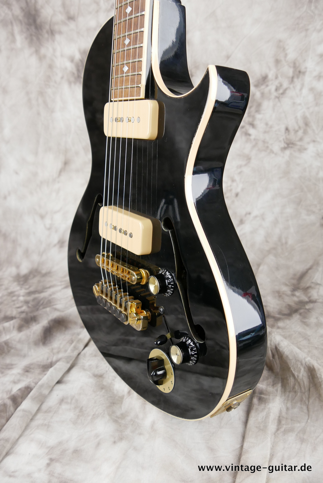 Gibson-LittleLucille-2000-ebony-006.JPG