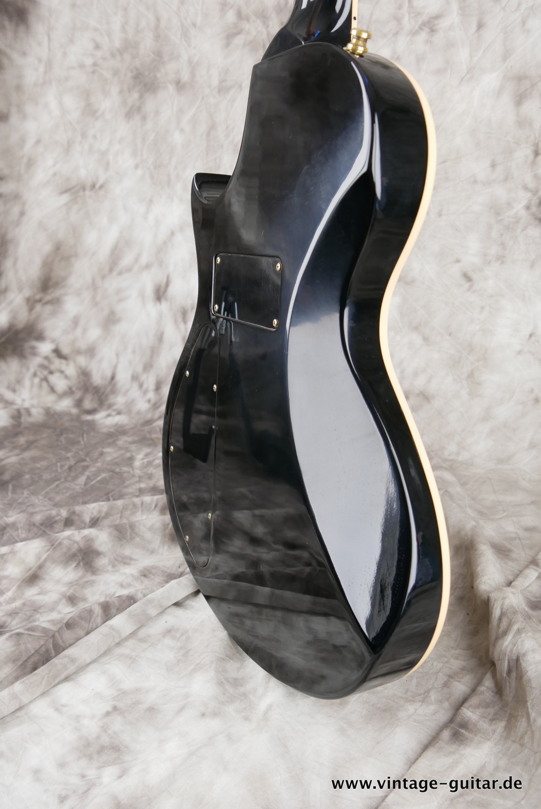 Gibson-LittleLucille-2000-ebony-008.JPG