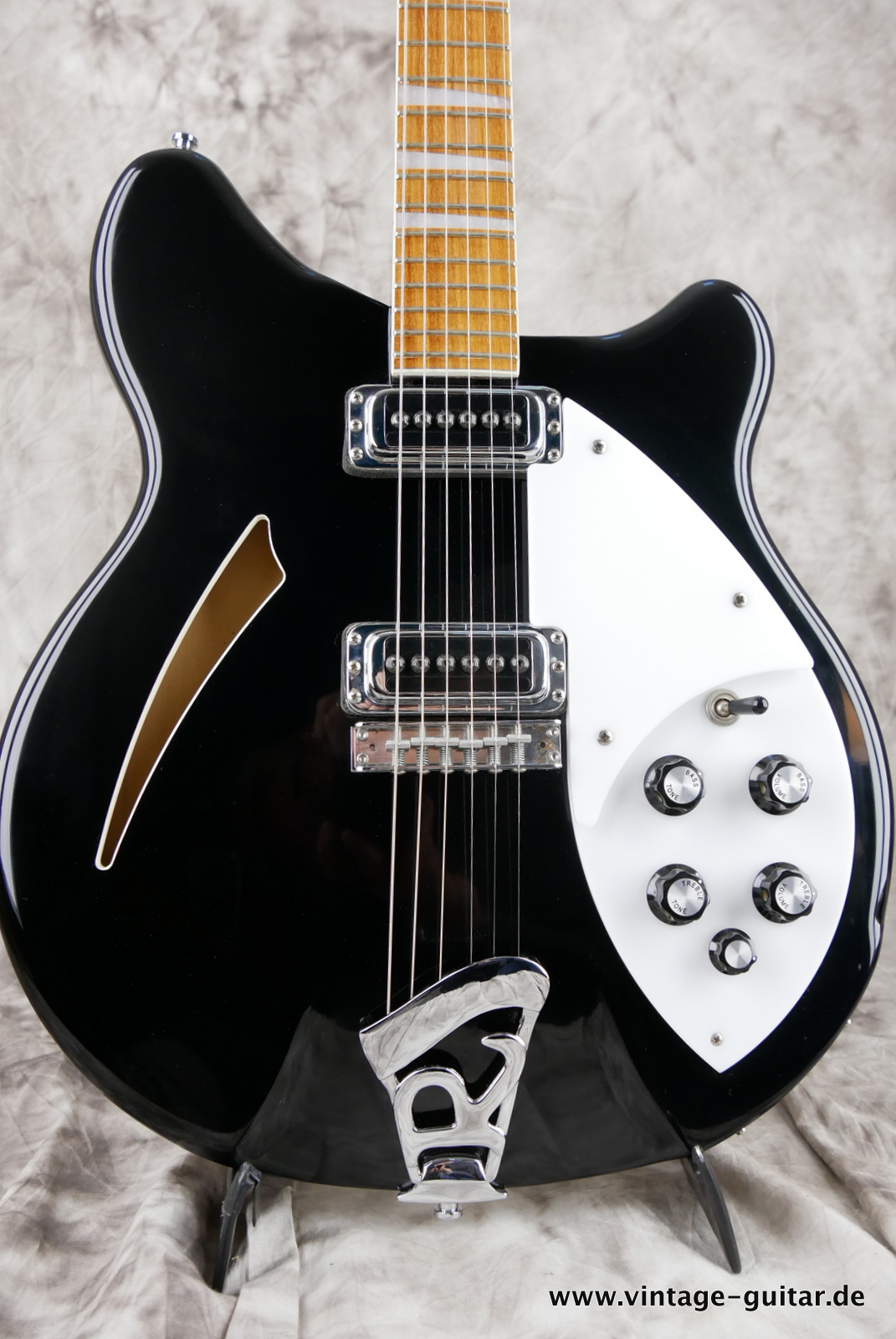 Rickenbacker-360-2009-jetglo-002.JPG