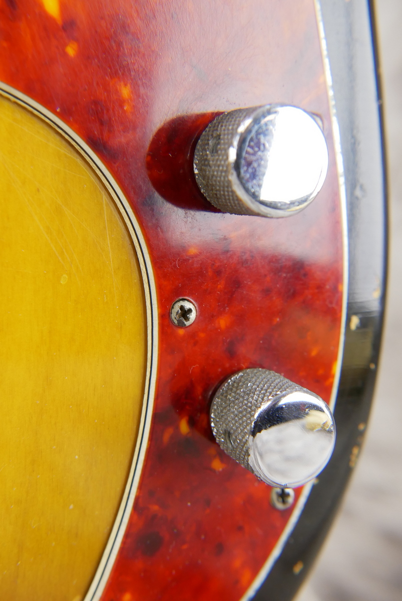 Fender_Precision_Bass_USA_sunburst_1966-018.JPG