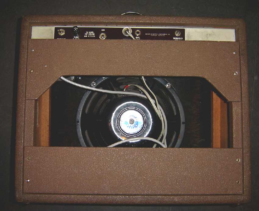 Fender-Deluxe-Amp-1962-back.jpg