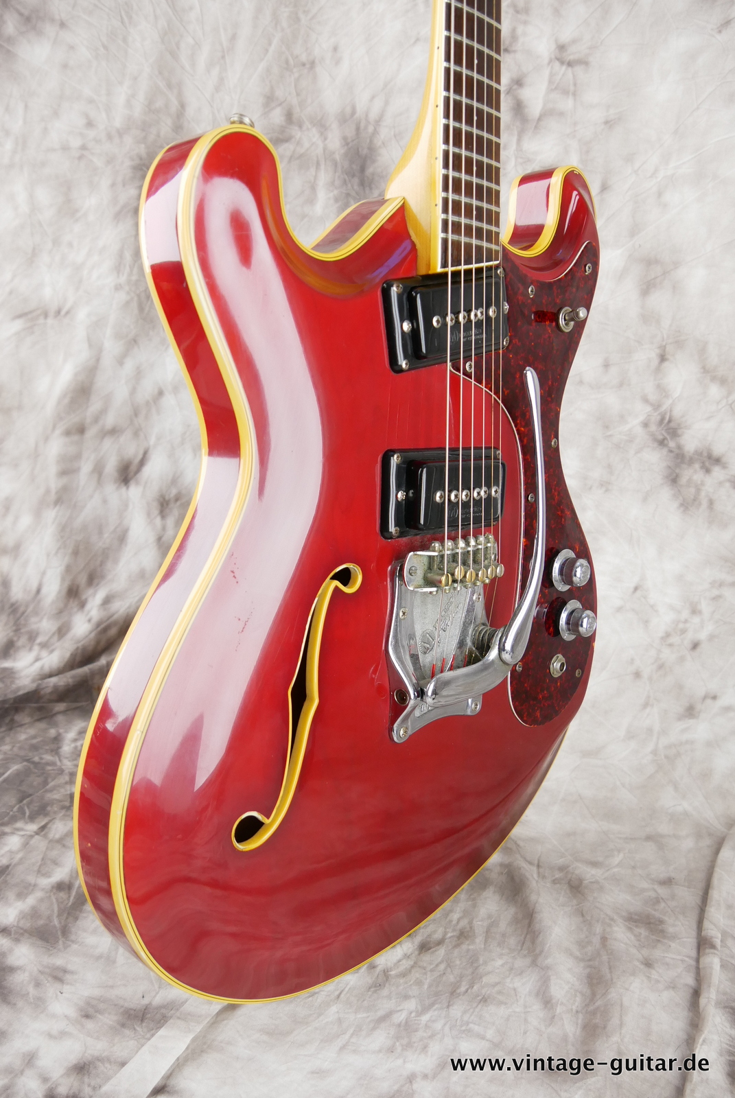 Mosrite-Combo-1968-red-005.JPG