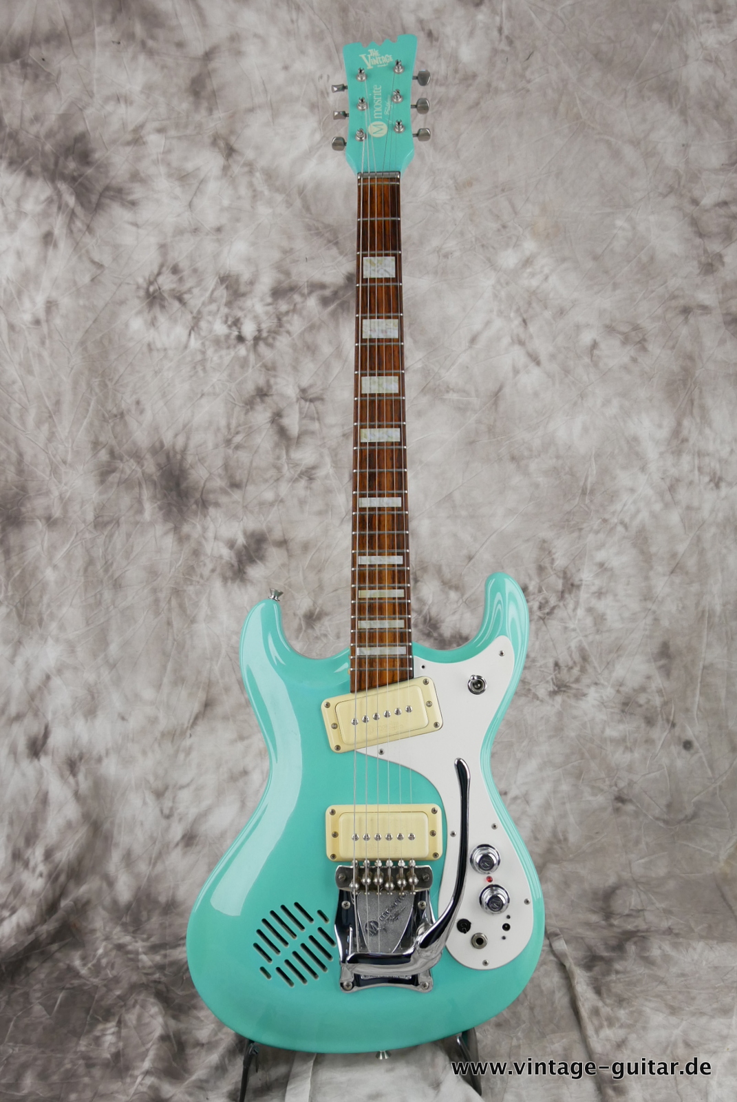 Mosrite-The-Vintage-2002-seafoam-green-001.JPG