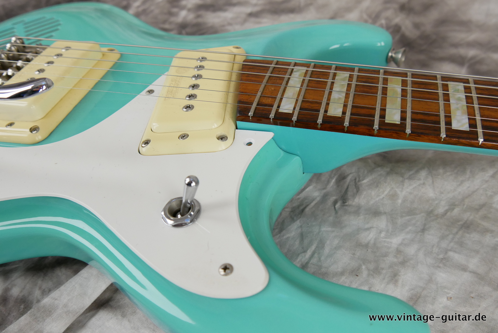 Mosrite-The-Vintage-2002-seafoam-green-019.JPG