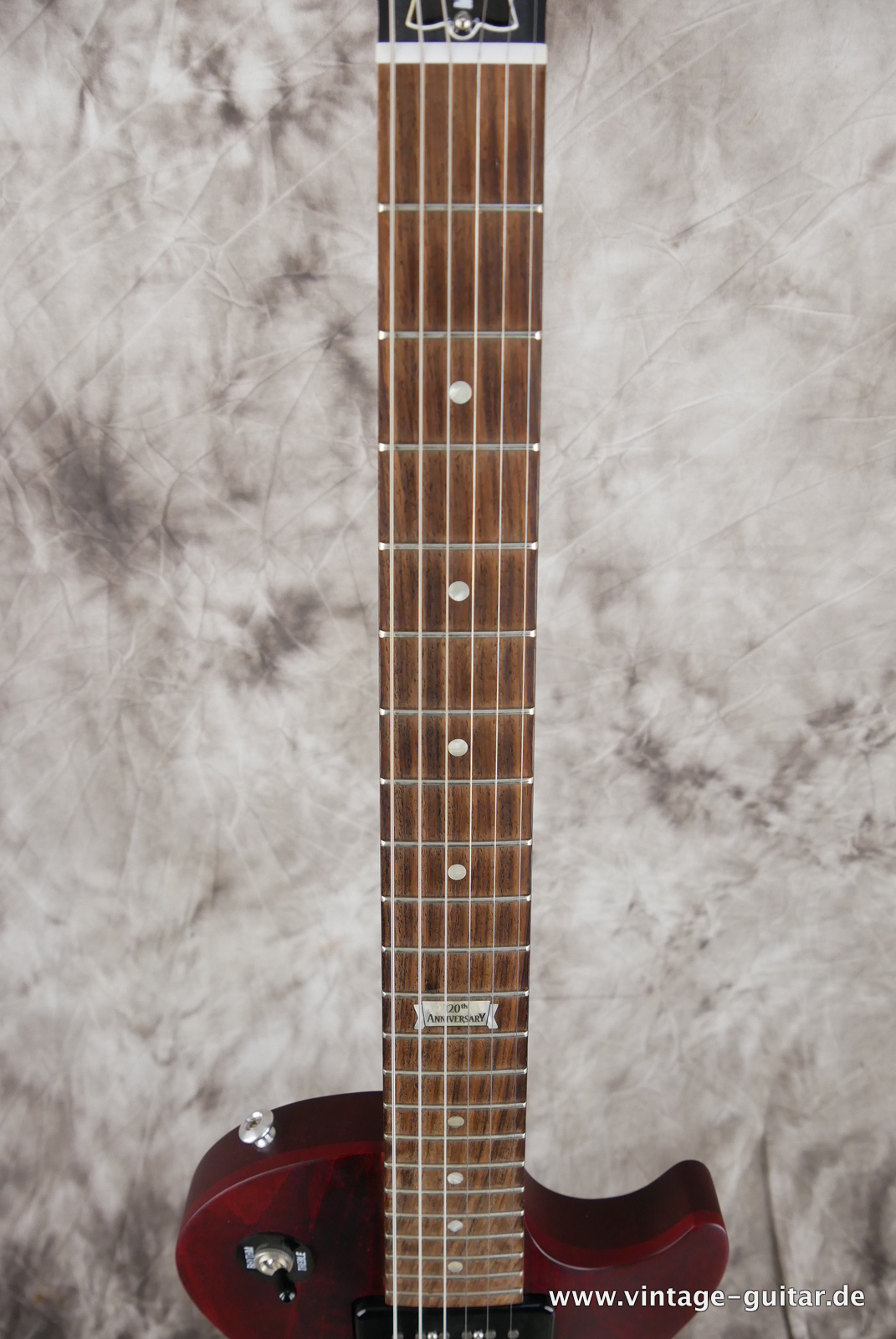img/vintage/5055/Gibson-Melody-Maker-2014-wine-red-satin-120th-anniversary-012.JPG