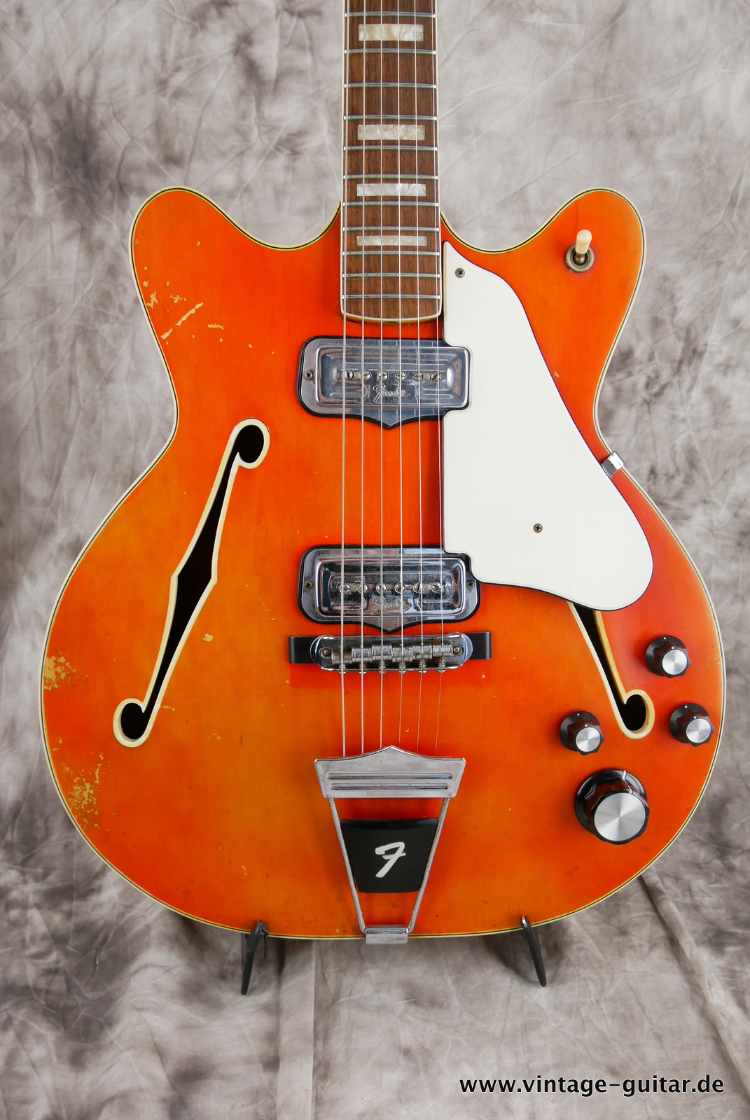 img/vintage/5056/Fender-Coronado-II-1966-orange-002.JPG