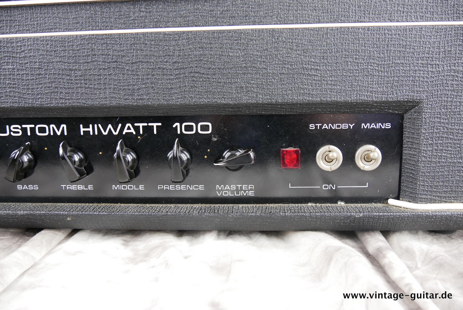 Hiwatt_Custom_100_small_housing_black_1977-003.JPG