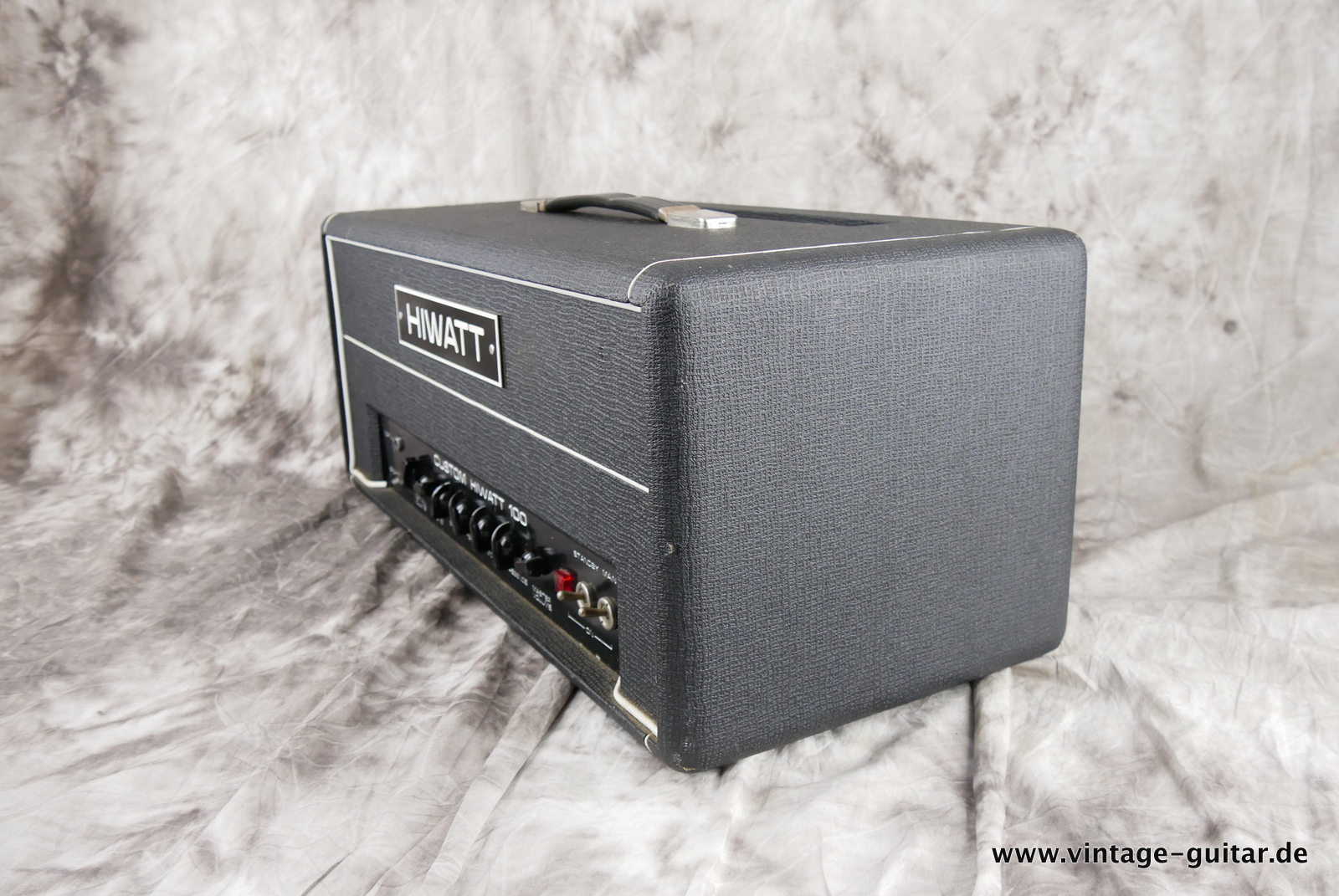 Hiwatt_Custom_100_small_housing_black_1977-006.JPG