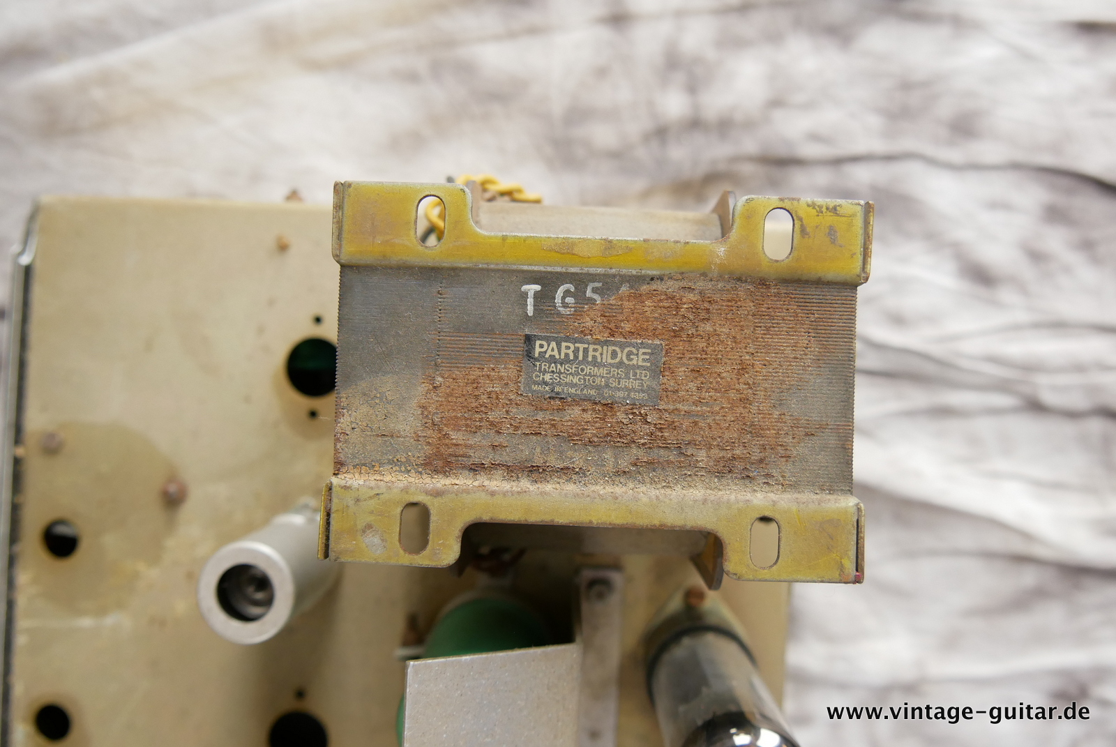 img/vintage/5057/Hiwatt_Custom_100_small_housing_black_1977-018.JPG
