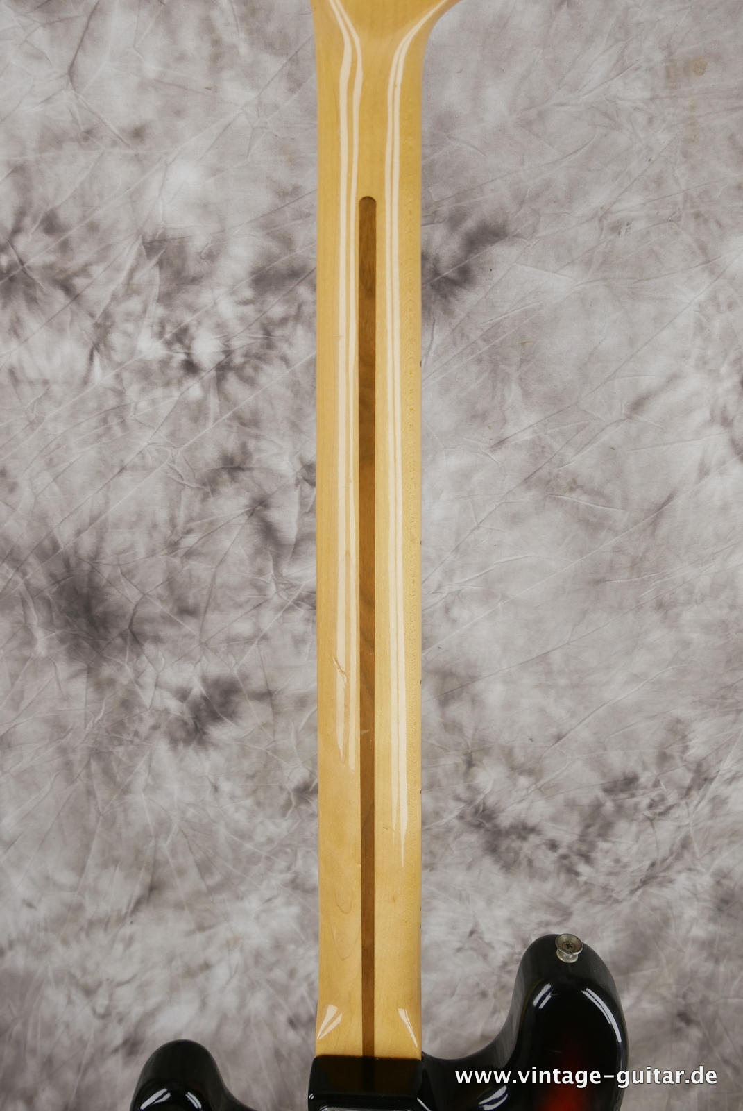 Fender-Precision-Bass-1976-sunburst-008.JPG