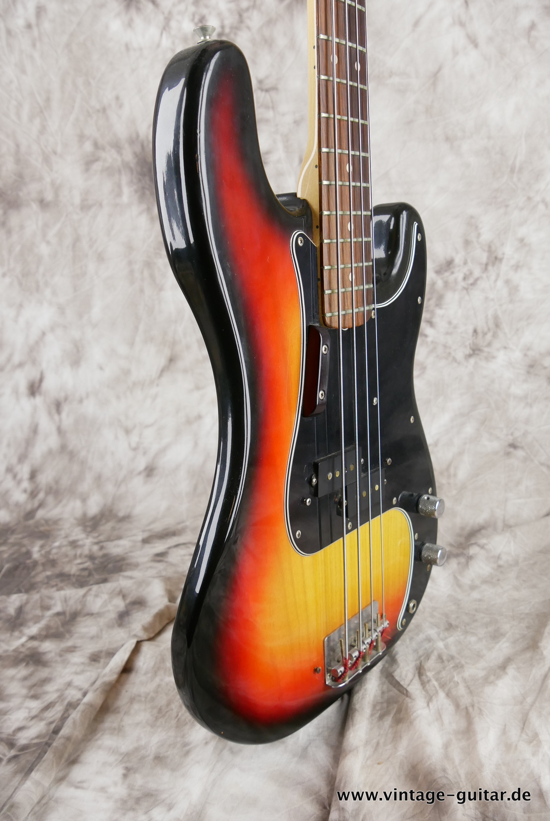 Fender-Precision-Bass-1976-sunburst-009.JPG