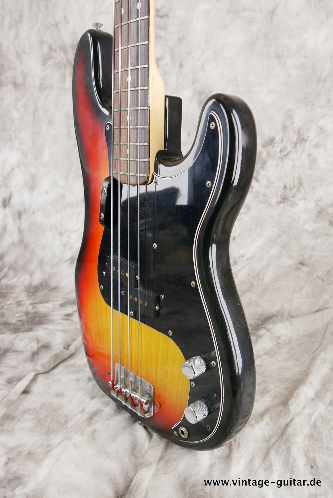 Fender-Precision-Bass-1976-sunburst-010.JPG