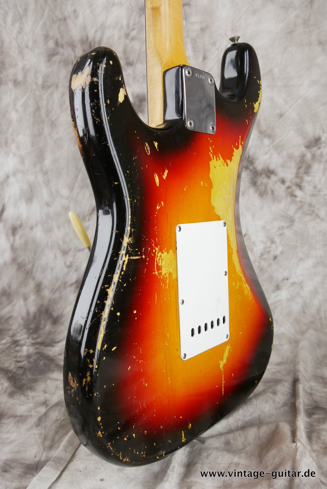 img/vintage/5063/Fender-Stratocaster-1962-sunburst-013.JPG