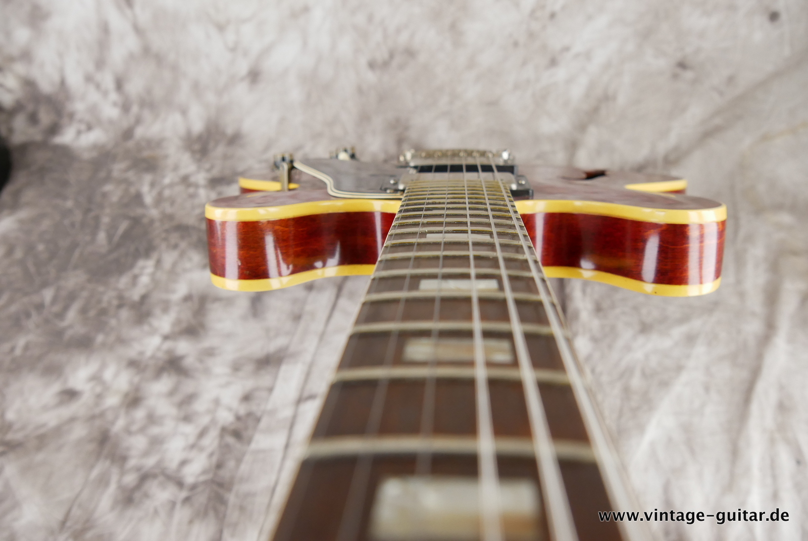 img/vintage/5065/Gibson_ES_335_TDC_Stop_Tailpiece_cherry_1964-013.JPG