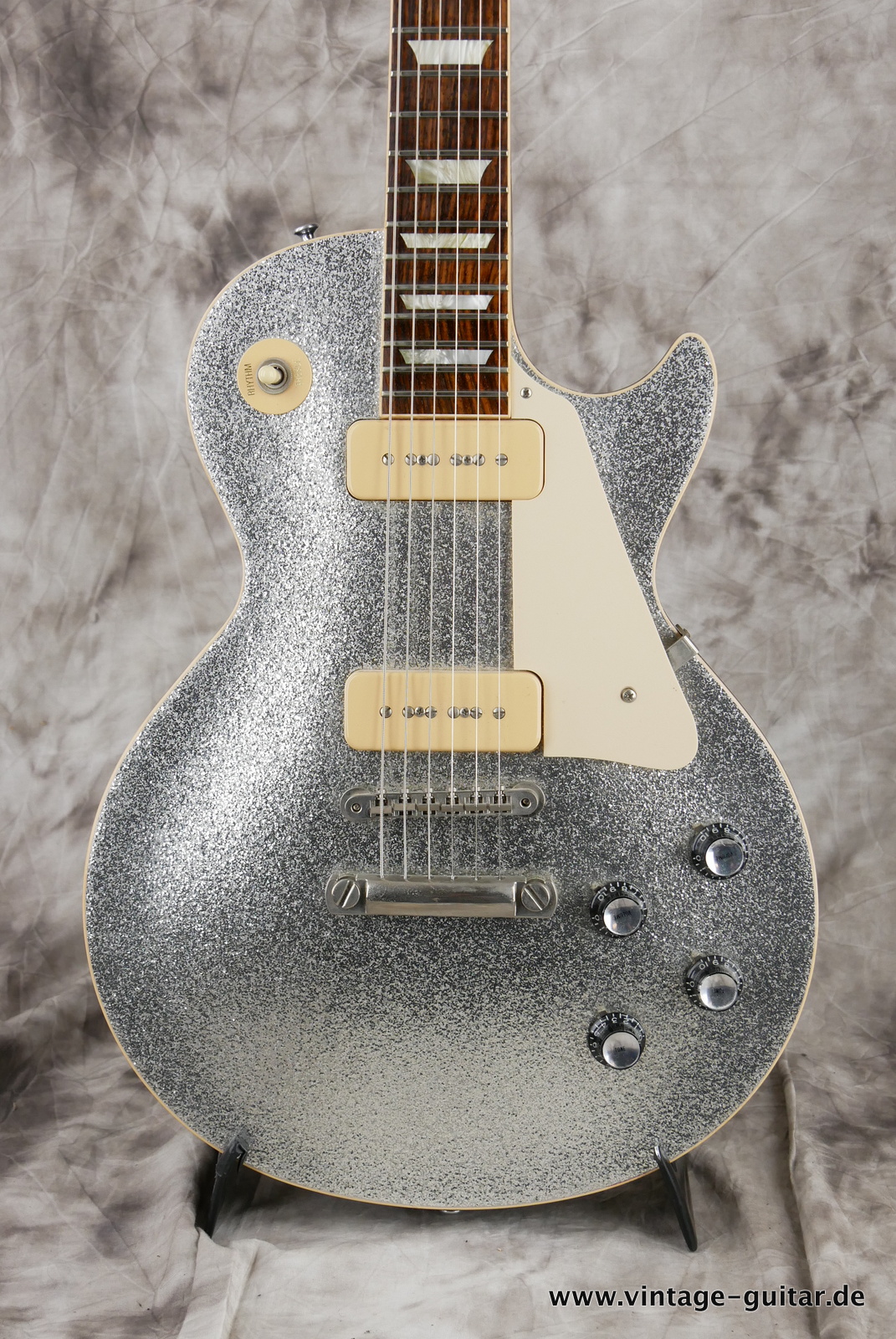 Gibson_Les_Paul_P_90_Custom_Shop_limited_edition_silver_sparkle_2008-003.JPG