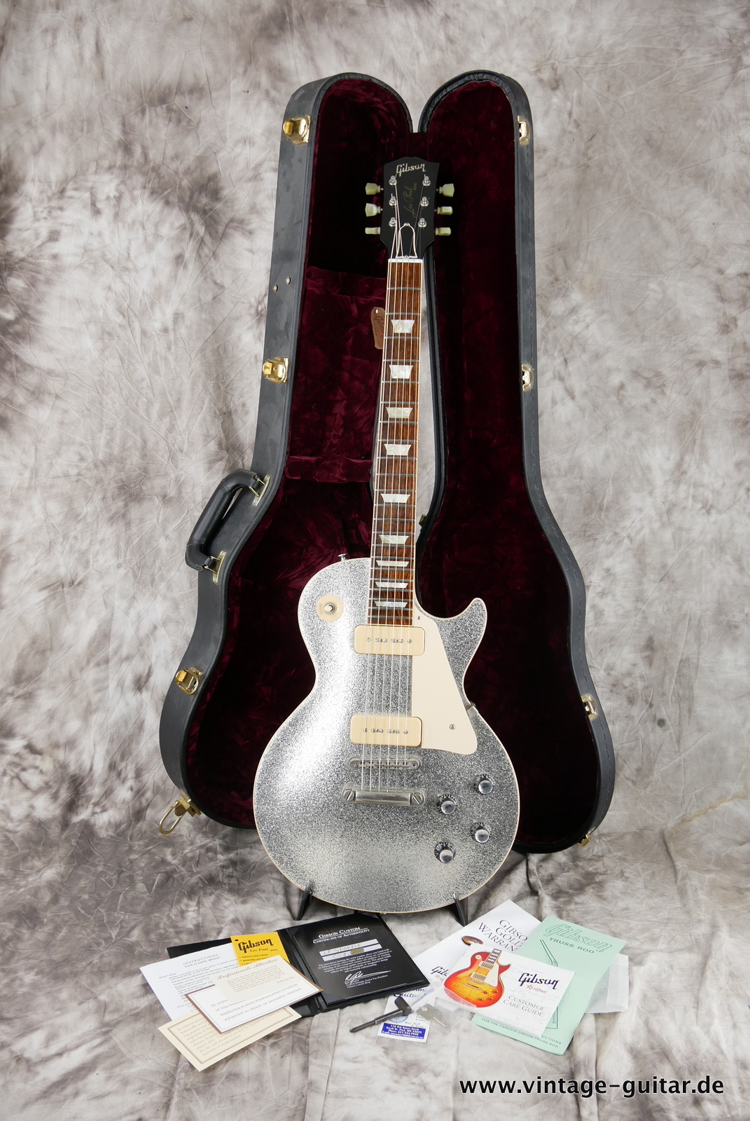 Gibson_Les_Paul_P_90_Custom_Shop_limited_edition_silver_sparkle_2008-013.JPG