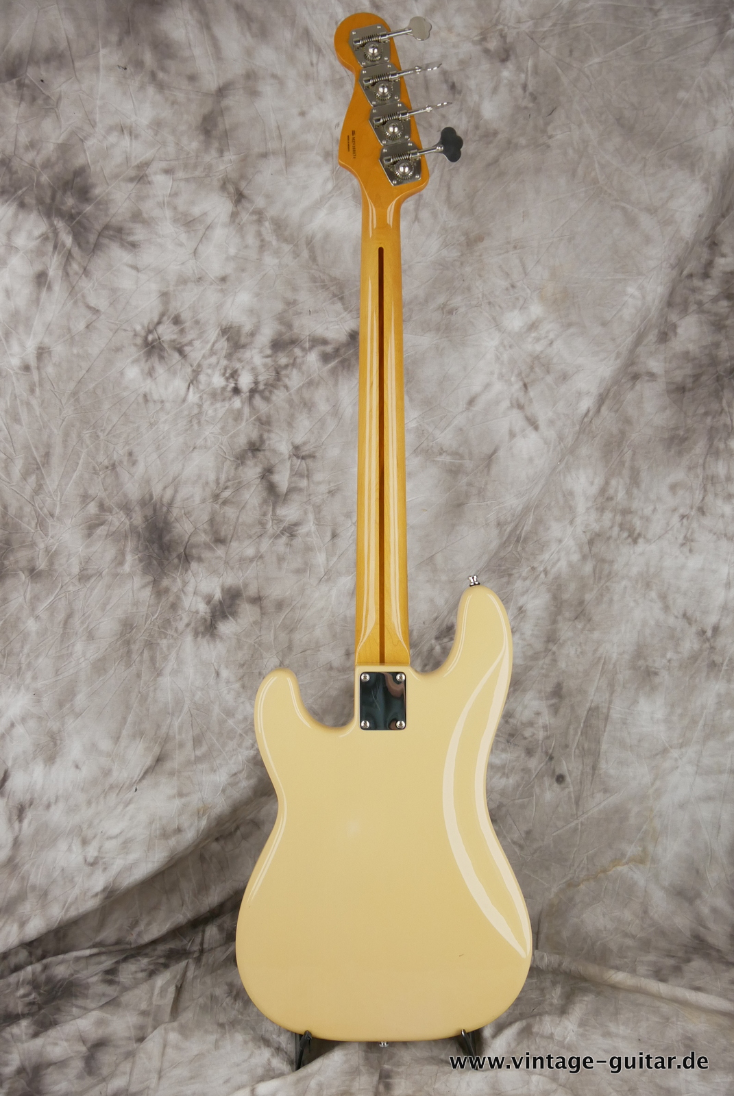 Fender-precision-mexico-2009-beige-003.JPG
