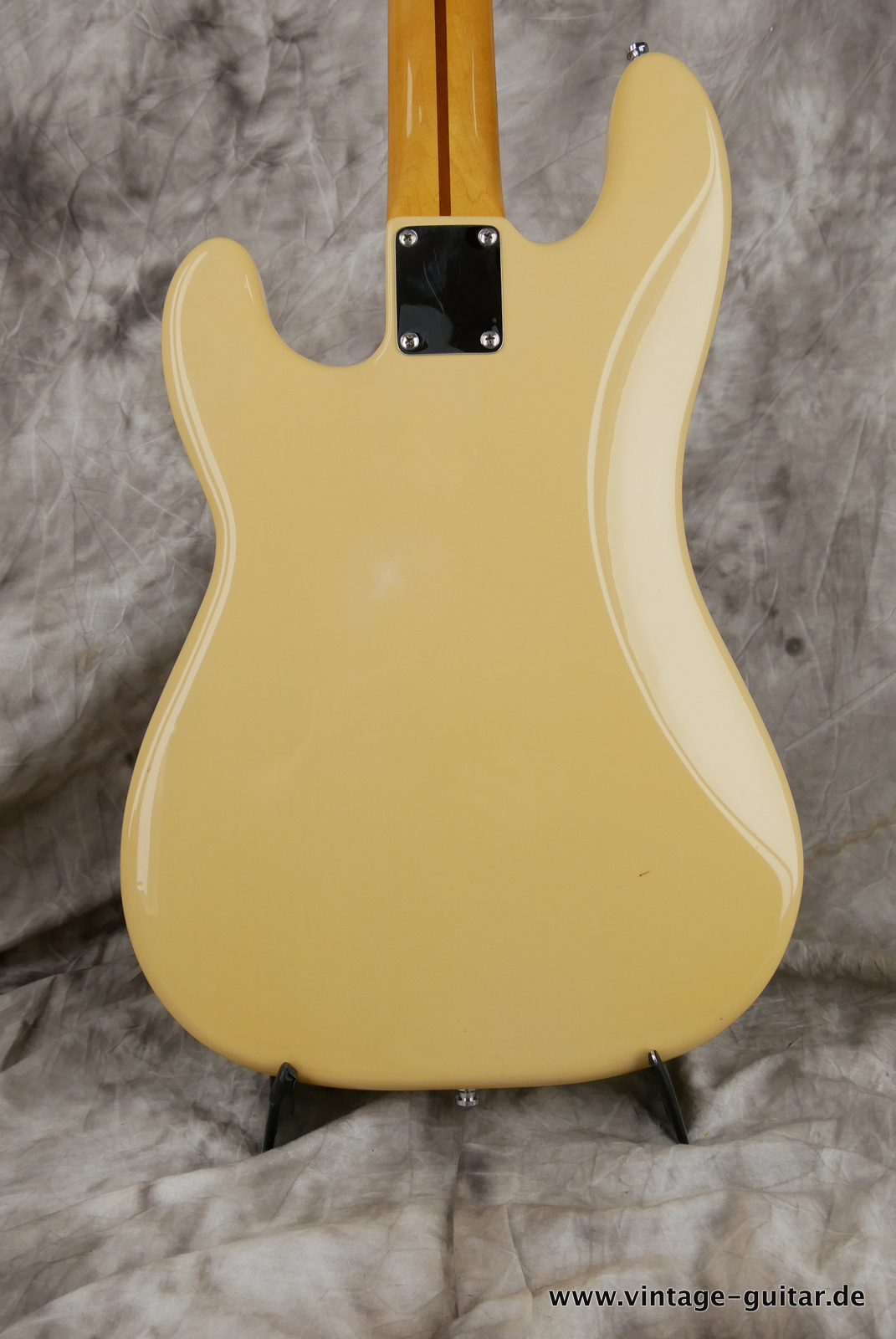 Fender-precision-mexico-2009-beige-004.JPG