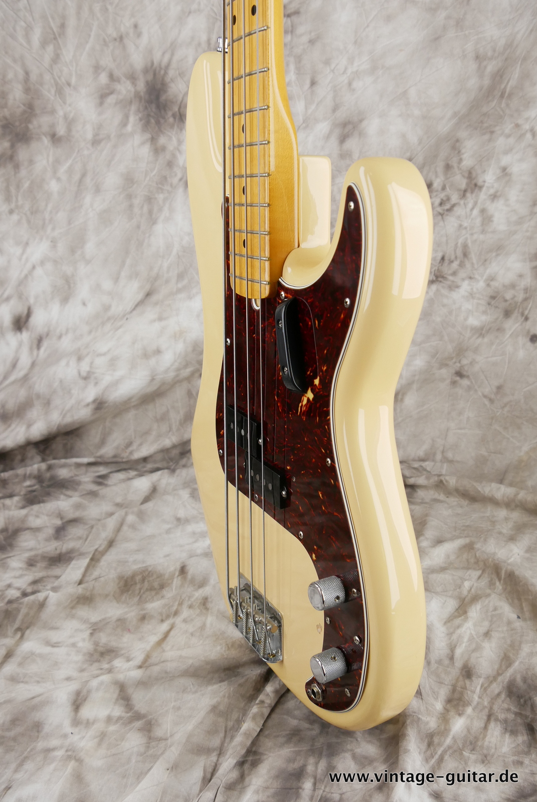 Fender-precision-mexico-2009-beige-006.JPG