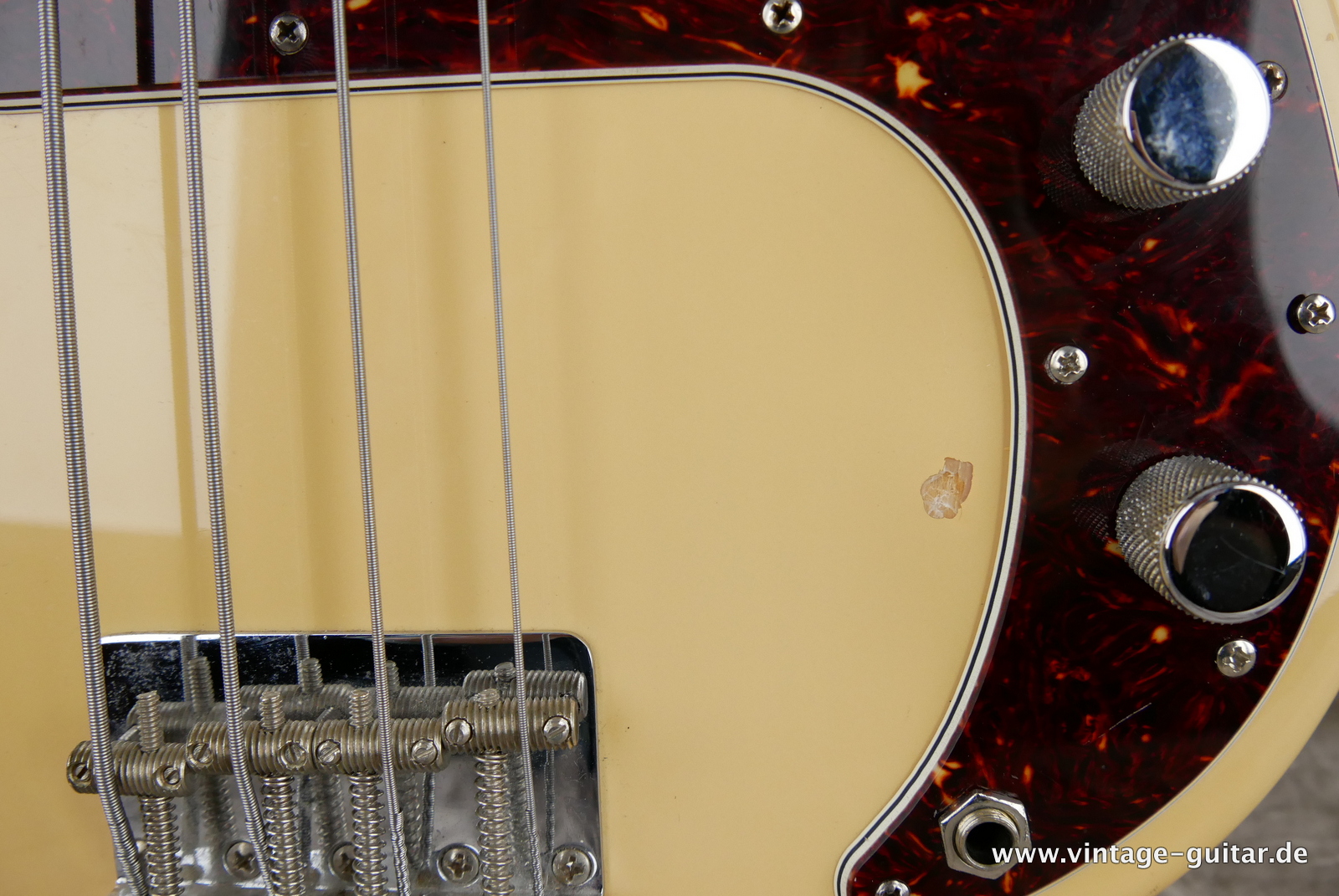 Fender-precision-mexico-2009-beige-014.JPG