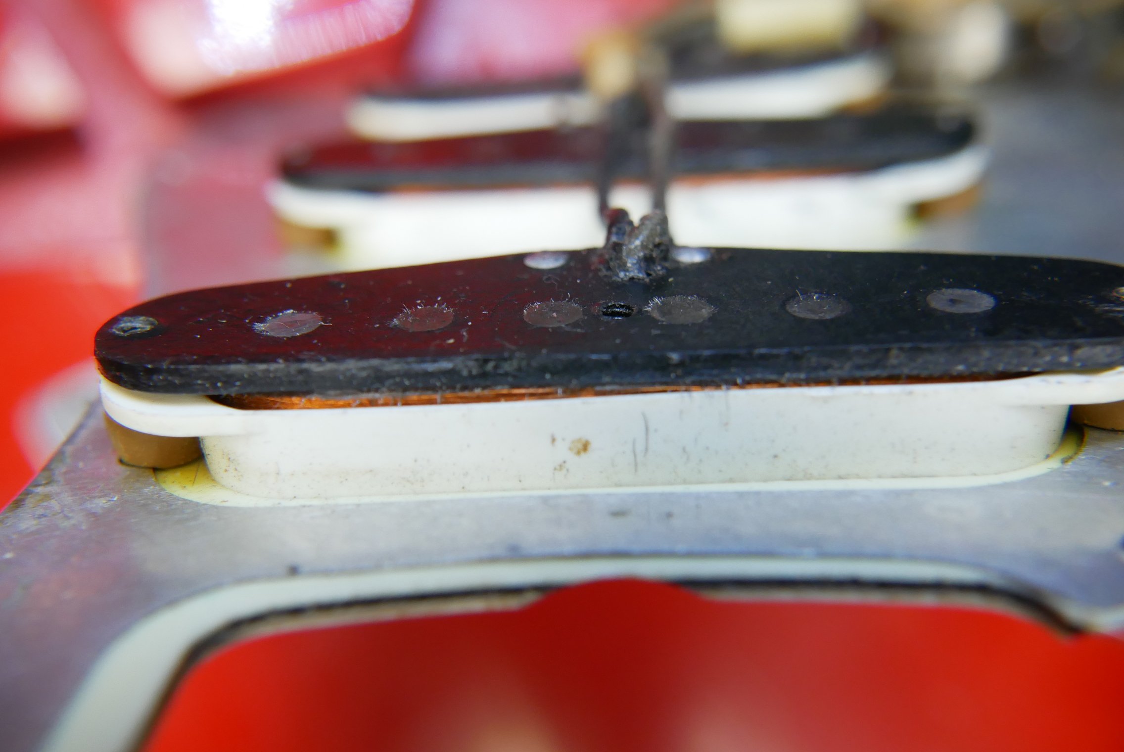 img/vintage/5074/Fender_Stratocaster_fiesta_red_refinished_1961-021.JPG