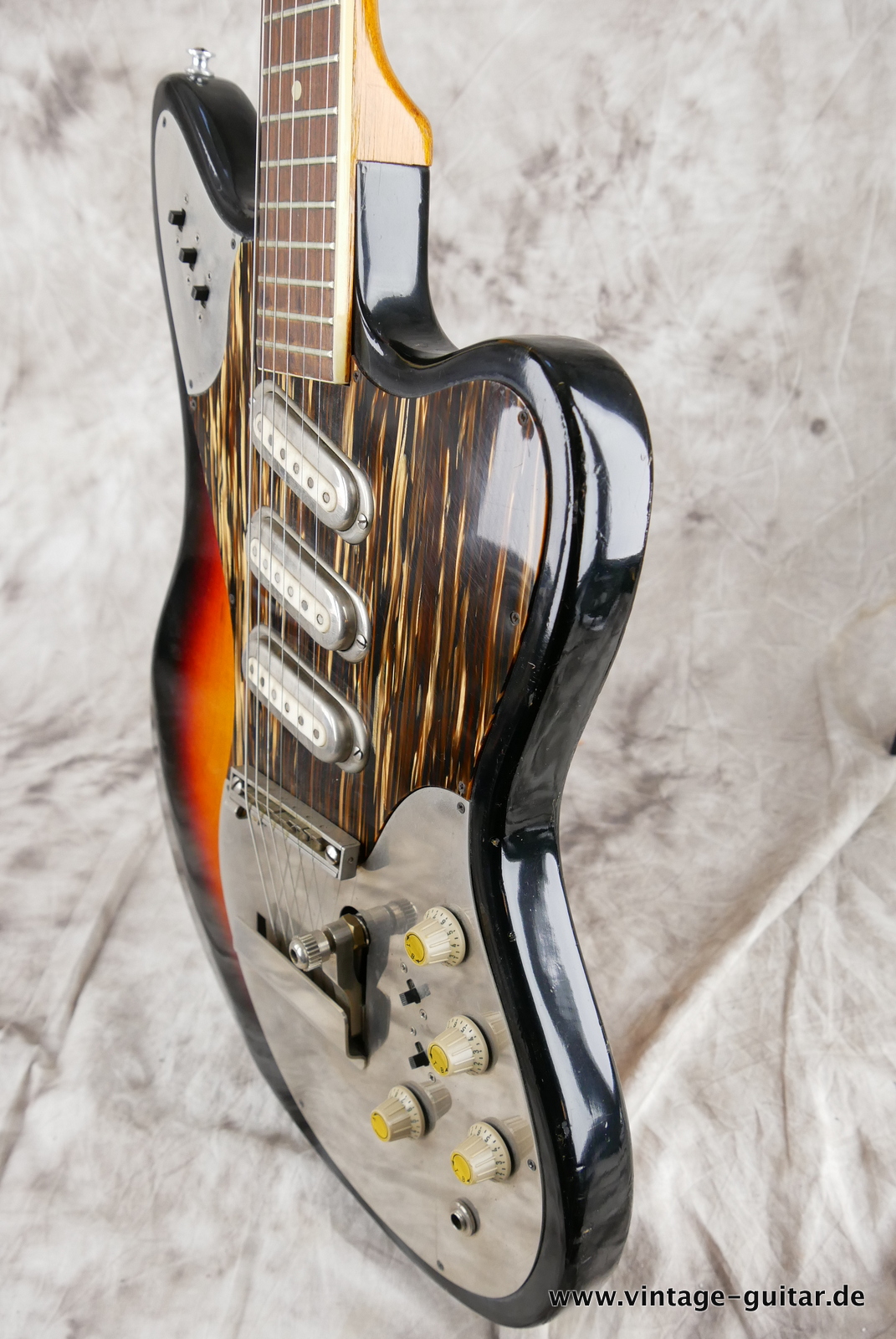 Framus_Strato_De_Luxe_5:168_54_sunburst_Germany_1964-006.JPG