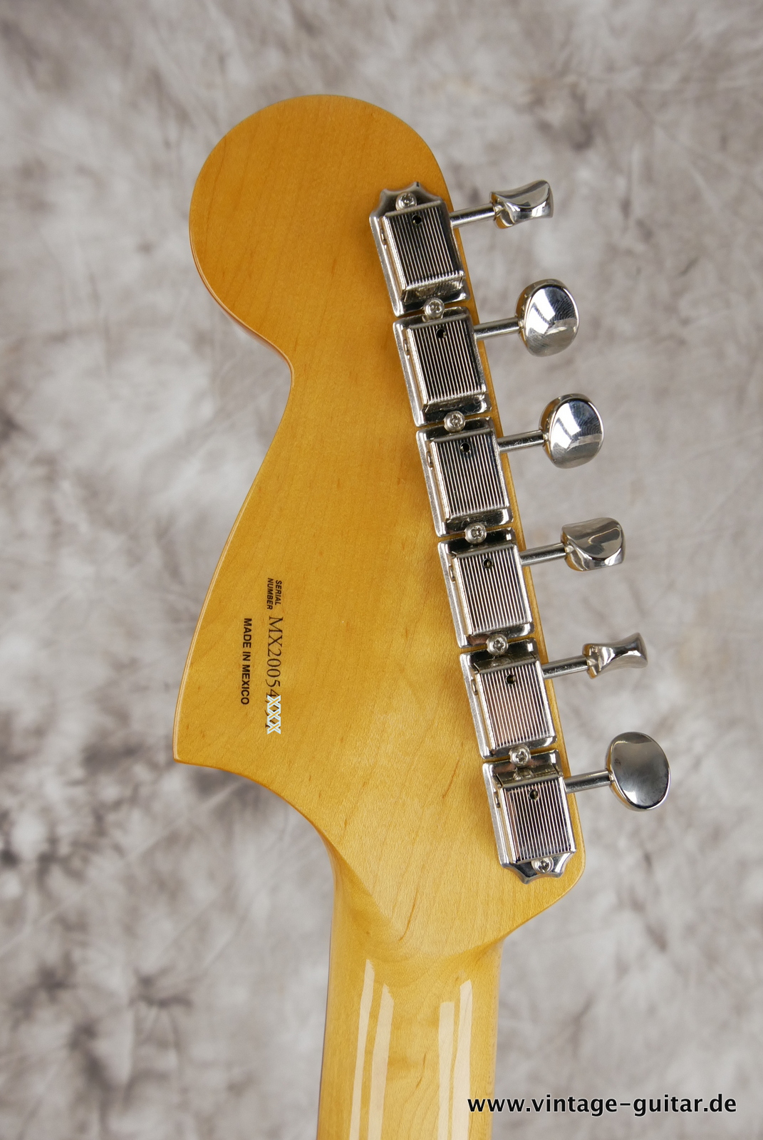 img/vintage/5087/Fender-Jaguar-Vintera-60s-2020-ocean-turquoise-010.JPG