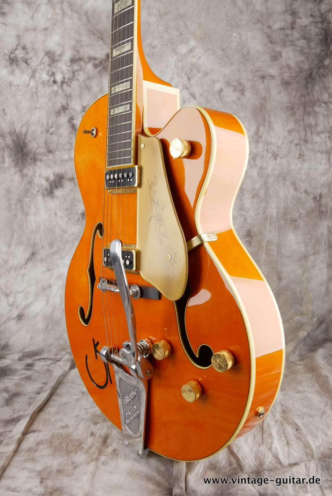 Gretsch_6120_DSW_Chet_Atkins_Japan_orange_2009-006.JPG