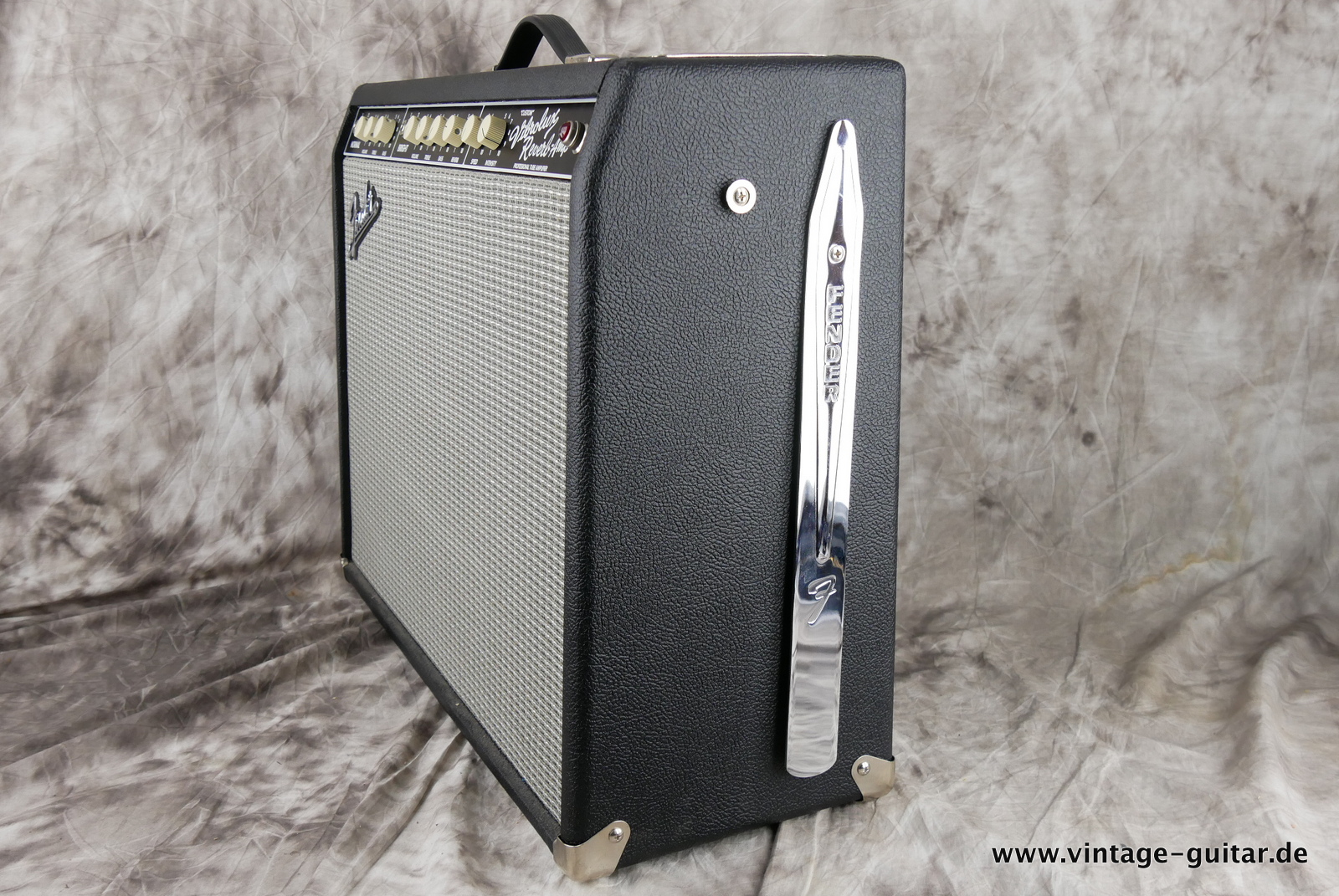 Fender_Custom_Vibrolux_Reverb_black_2010-003.JPG