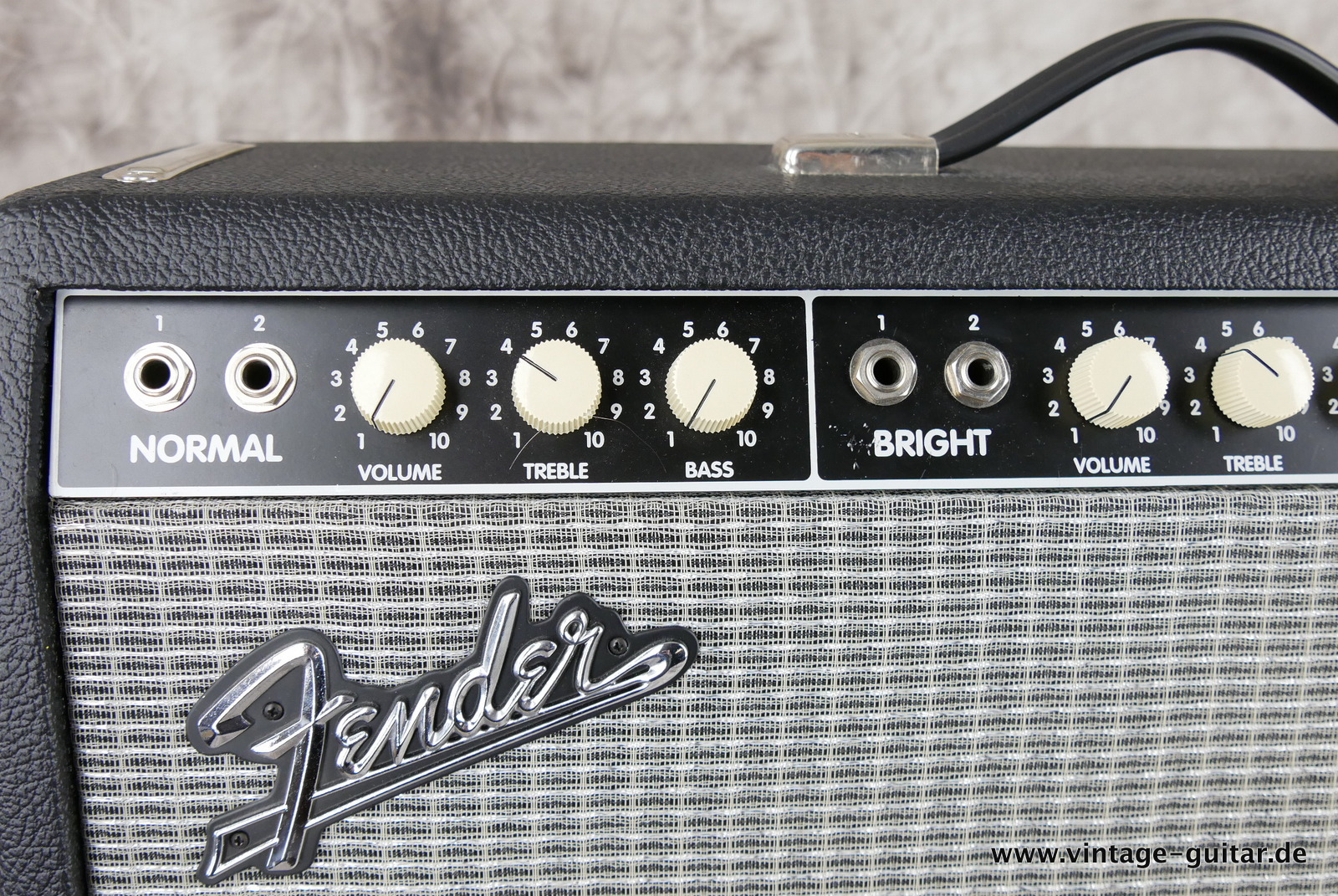 Fender_Custom_Vibrolux_Reverb_black_2010-006.JPG