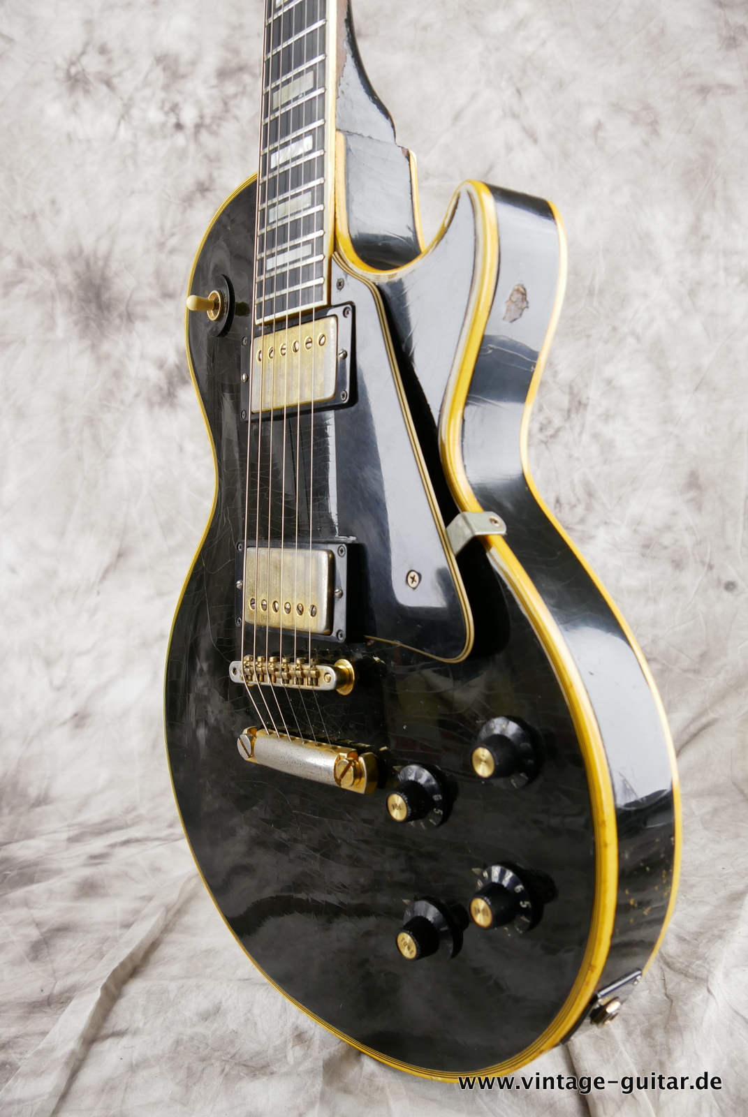 Gibson-les-paul-custom-1969-black-006.JPG