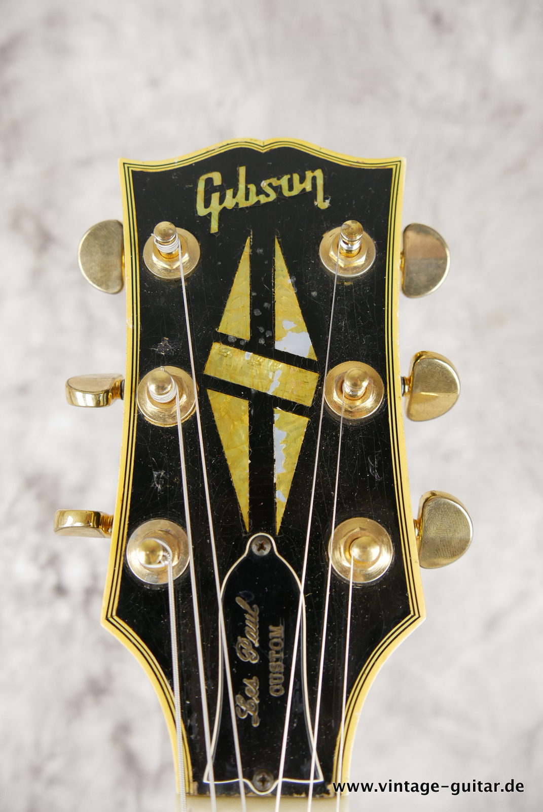 Gibson-les-paul-custom-1969-black-009.JPG