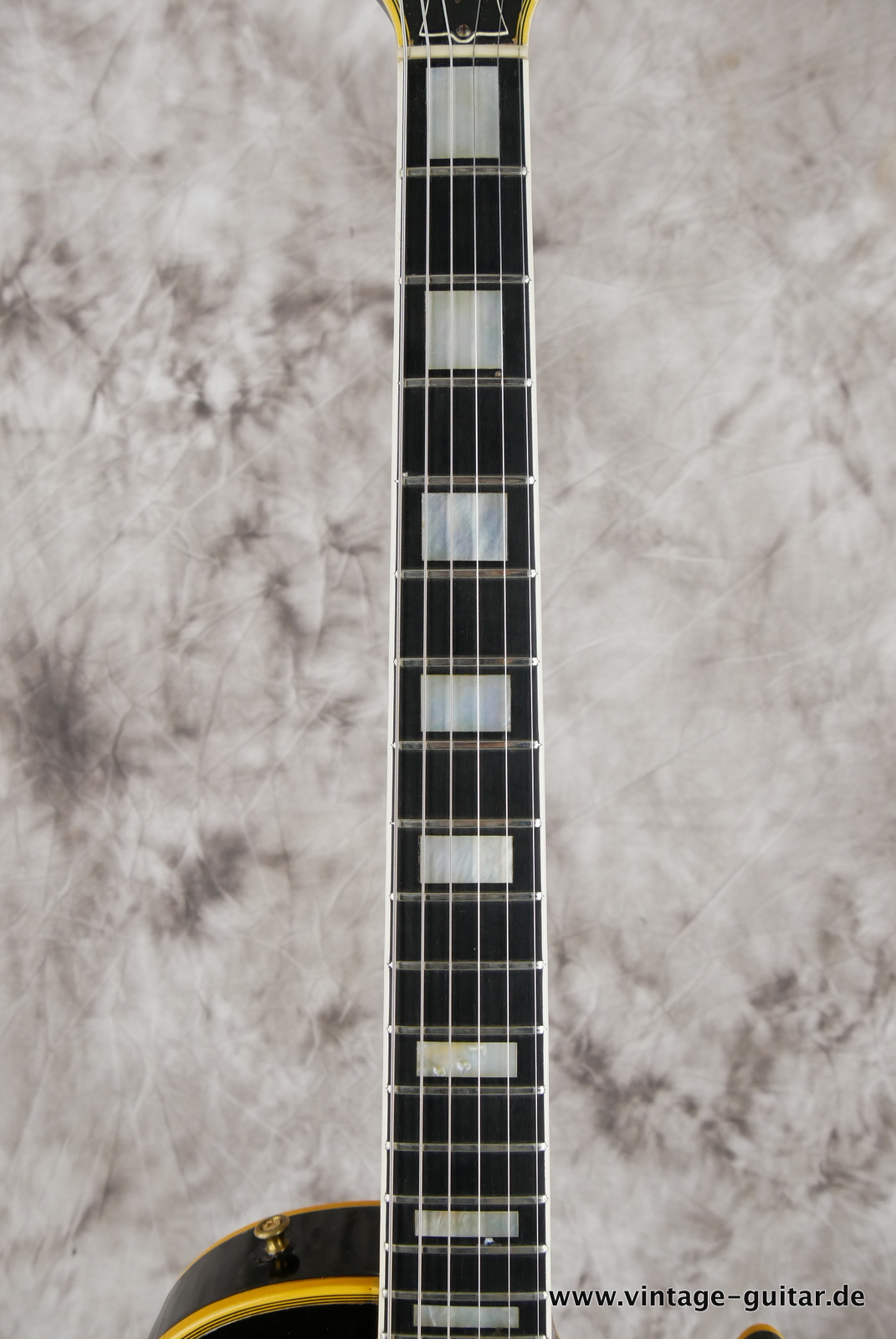 img/vintage/5097/Gibson-les-paul-custom-1969-black-011.JPG