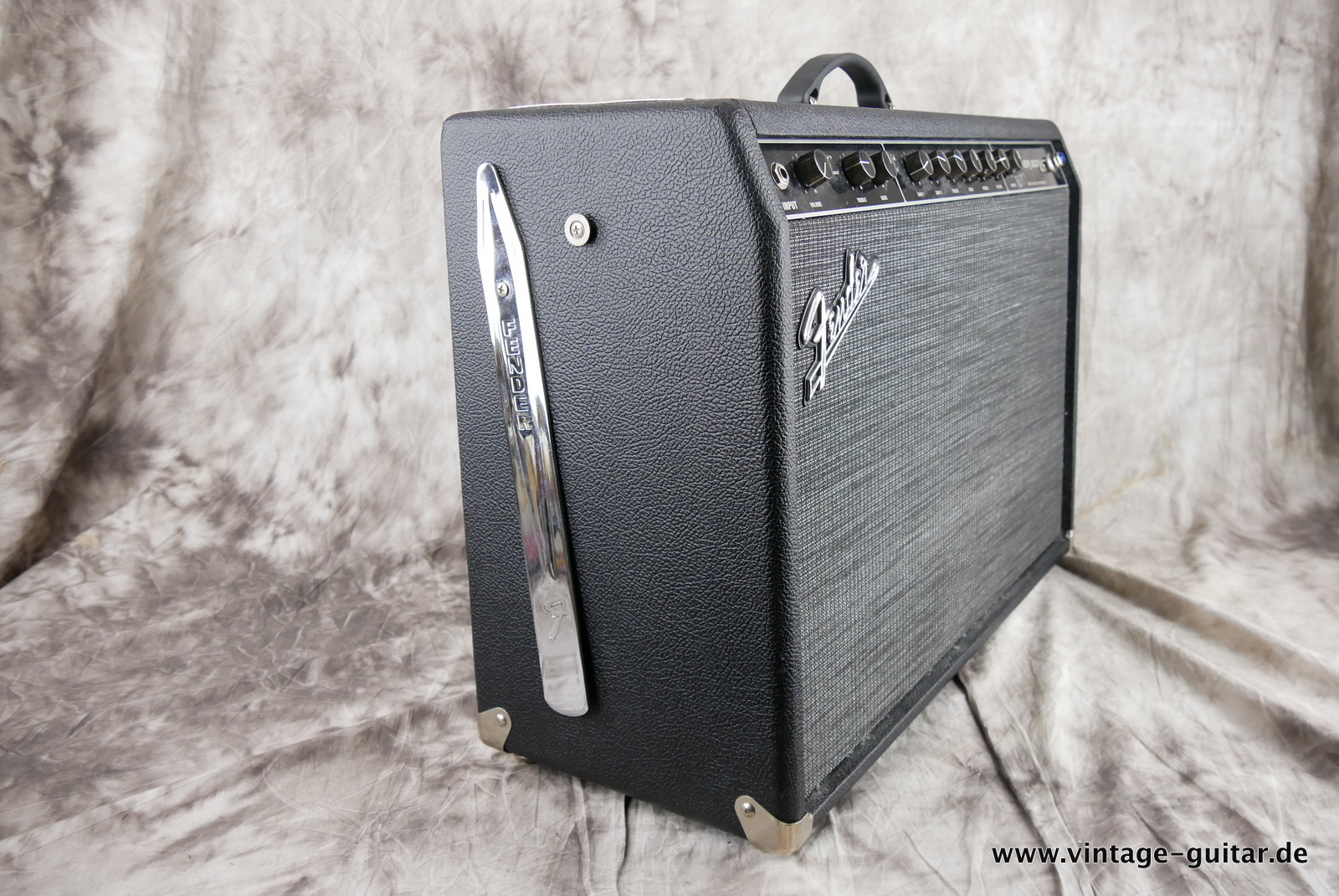 img/vintage/5099/Fender_Super_Sonic_black_60_watts_2011-003.JPG