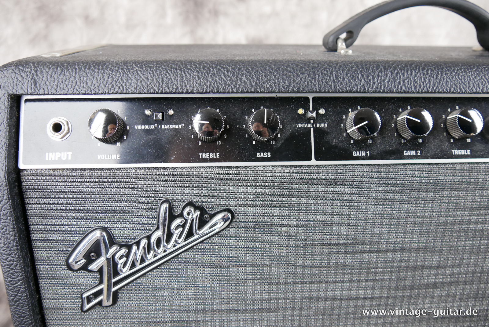 Fender_Super_Sonic_black_60_watts_2011-005.JPG